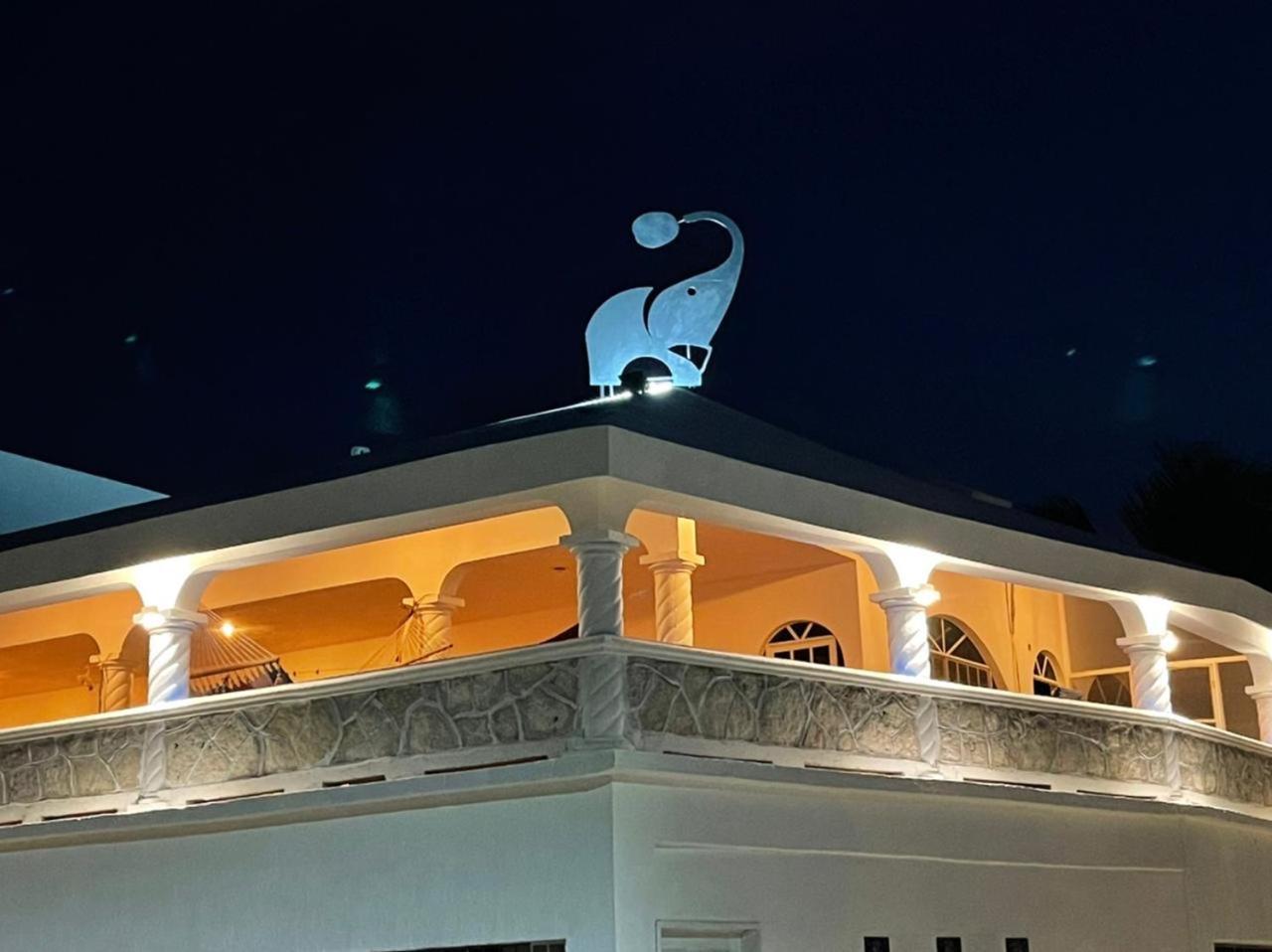 Casa Gajah Hotel Cuyo Eksteriør billede