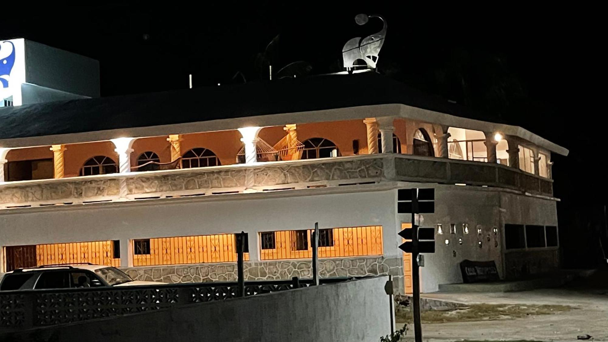 Casa Gajah Hotel Cuyo Eksteriør billede